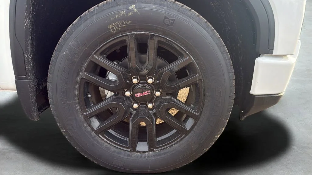 New 2026 Summit White GMC Elevation image 17