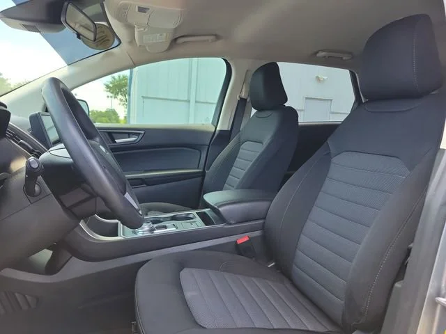 2023 Ford Edge SE - Photo 18