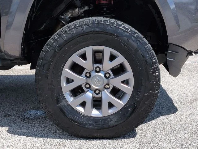 Used 2018 Gray Toyota SR5 image 11