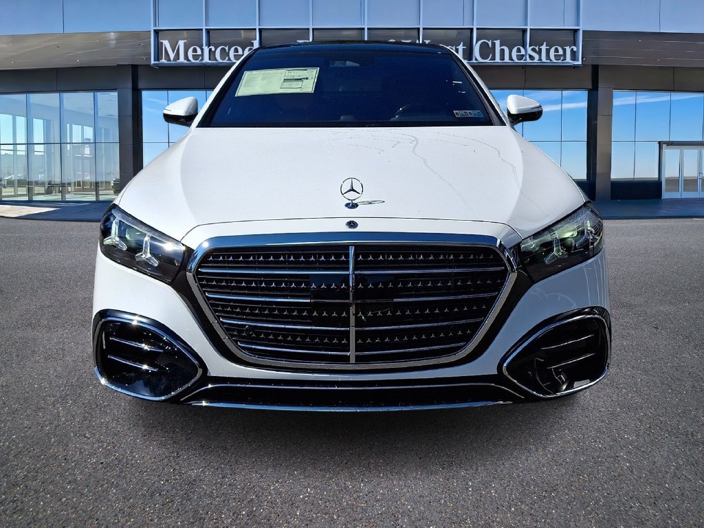New 2027 MANUFAKTUR Moonlight White Metallic Mercedes-Benz S 580 image 2