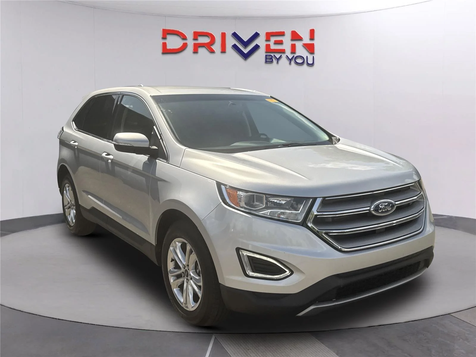 Used 2018 Ingot Silver Ford SEL image 2