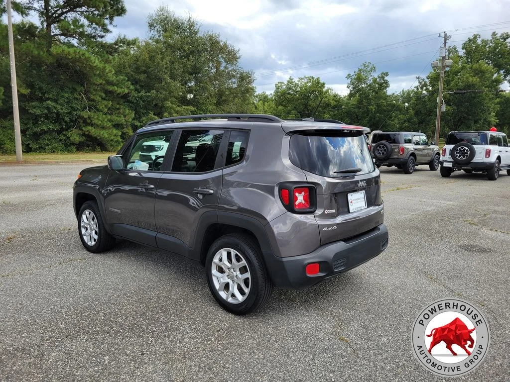 Used 2017 Gray Jeep Latitude image 5