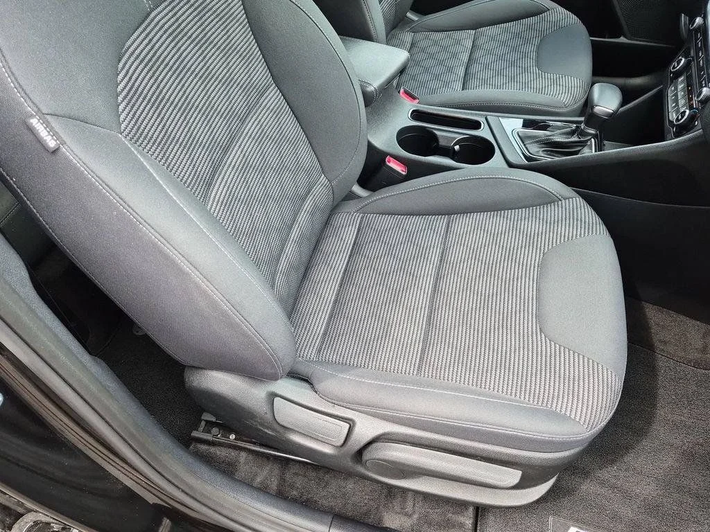 Used 2022 Black Kia LXS image 23