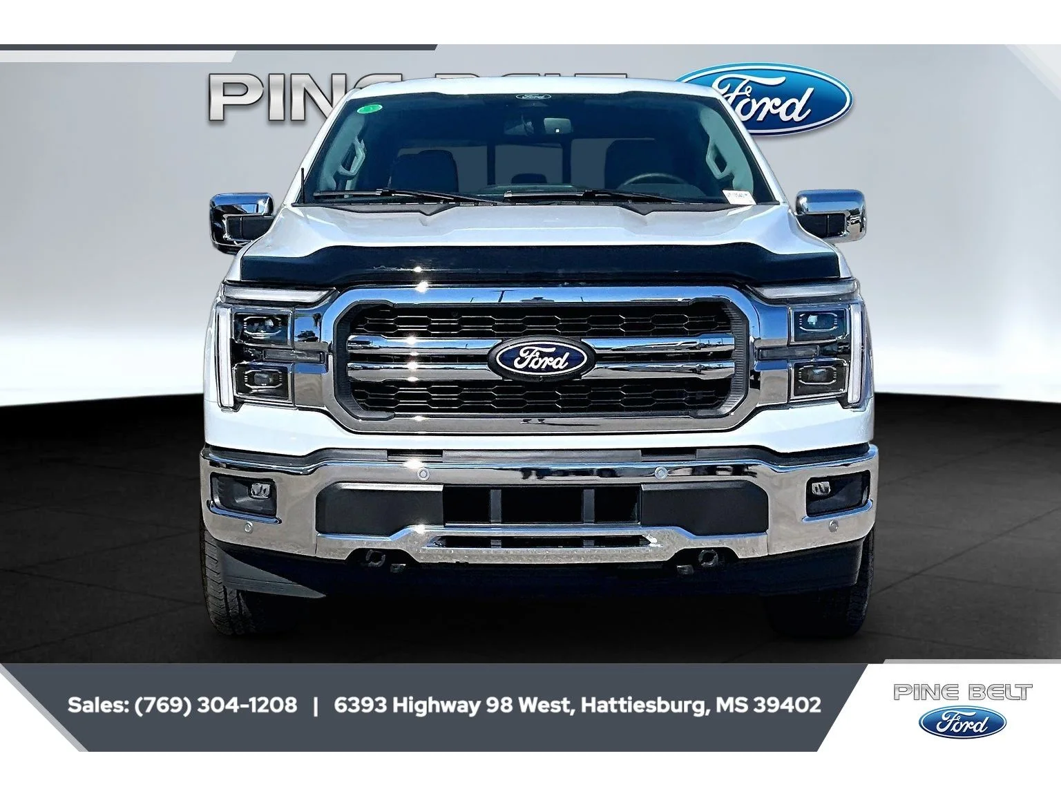 Used 2025 Space White Metallic Ford LARIAT image 3