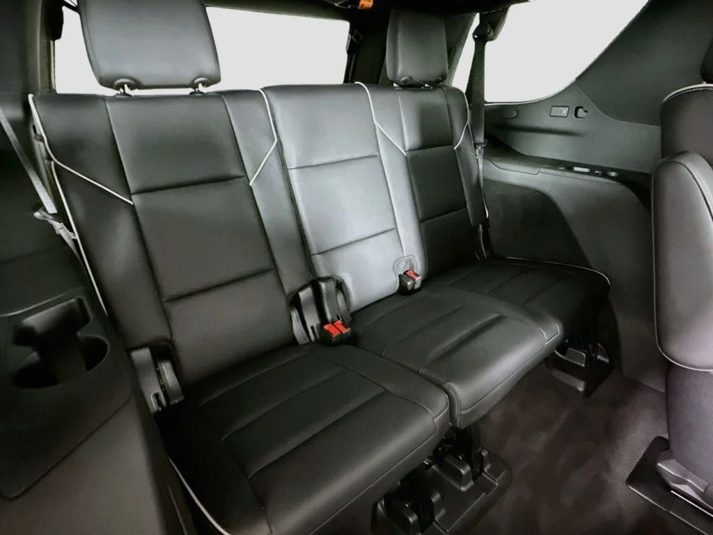 Used 2023 White Cadillac Premium Luxury image 29