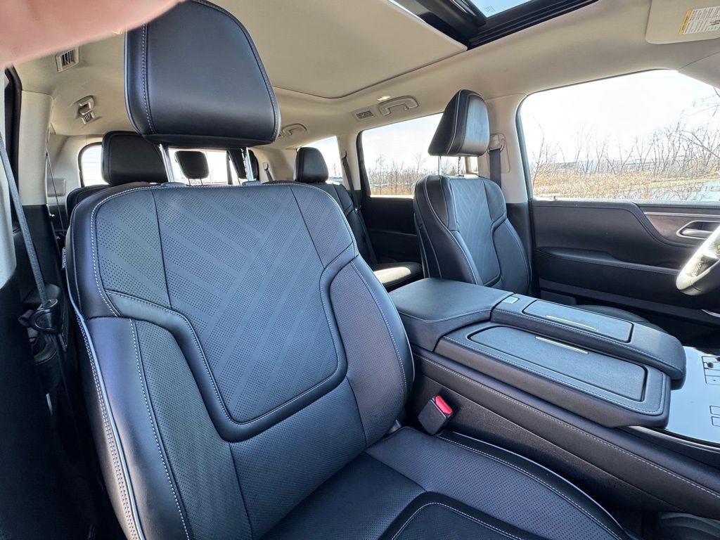 Certified Used 2026 Black Obsidian INFINITI LUXE image 30