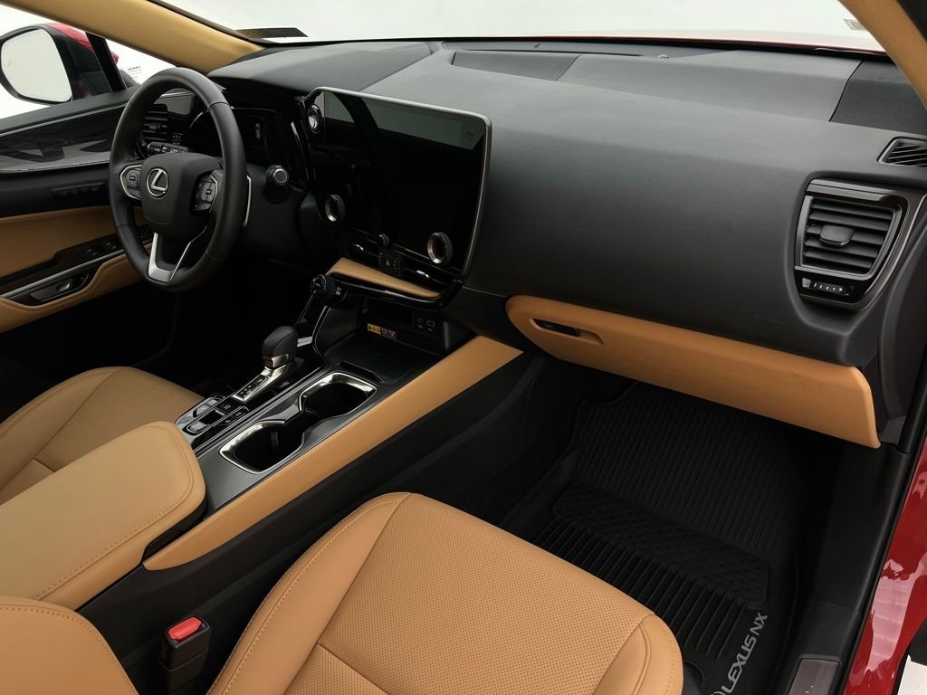 2025 Lexus NX 350 - Photo 17