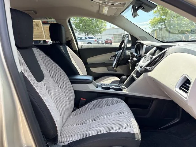 Used 2016 Gold Chevrolet LT image 15