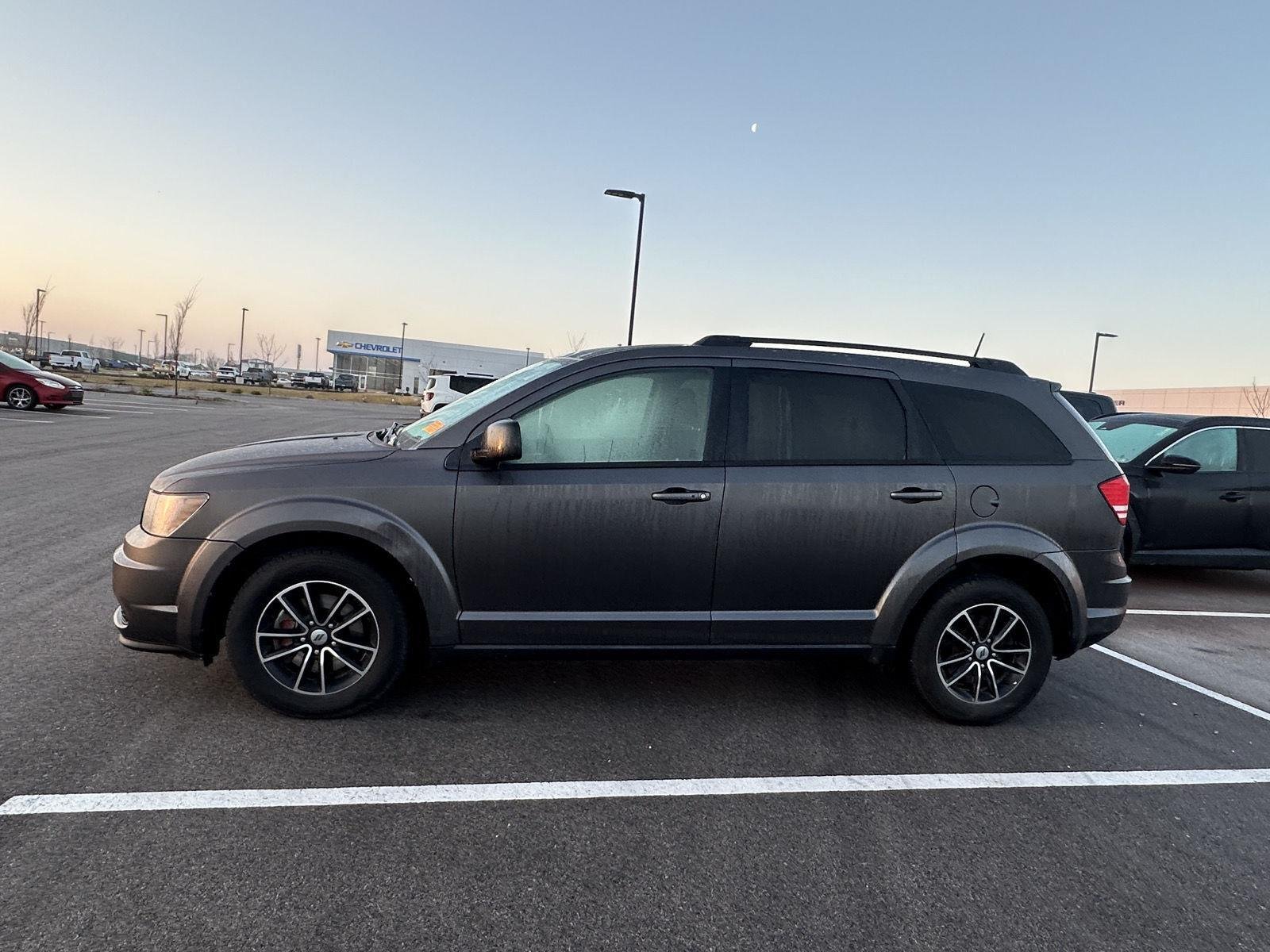 Used 2018 Dodge Journey SE with VIN 3C4PDCAB9JT521209 for sale in Kansas City