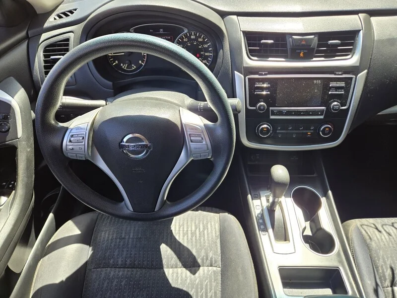 Used 2017 White Nissan 2.5 S image 8