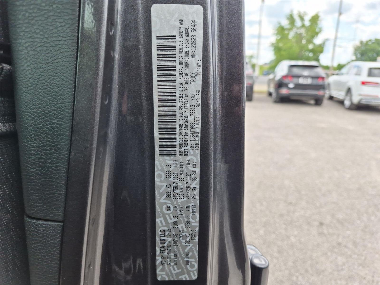 Used 2020 Granite Crystal Metallic Clearcoat Jeep Sport S image 39