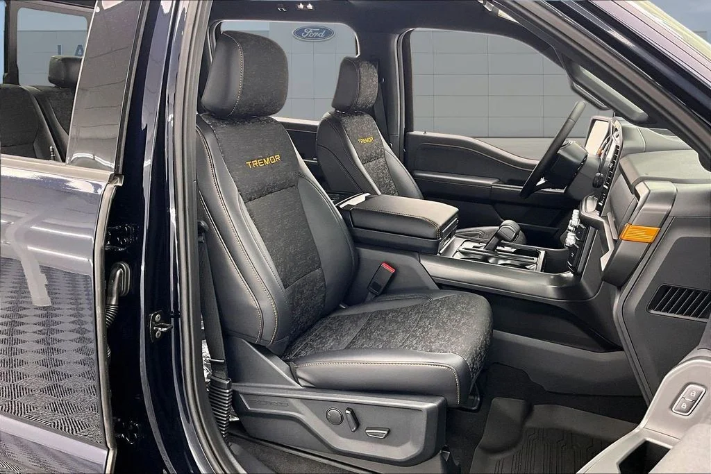 New 2025 Blue Metallic Ford Tremor® image 11