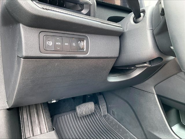 2027 Chevrolet Traverse Z71 - Photo 31