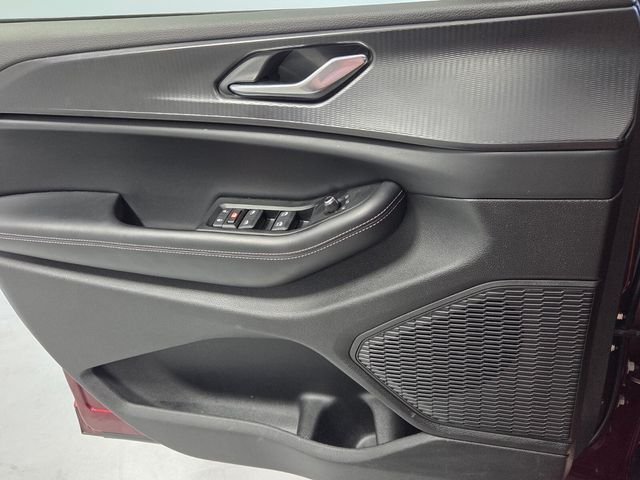 Used 2025 Red Jeep Altitude image 29