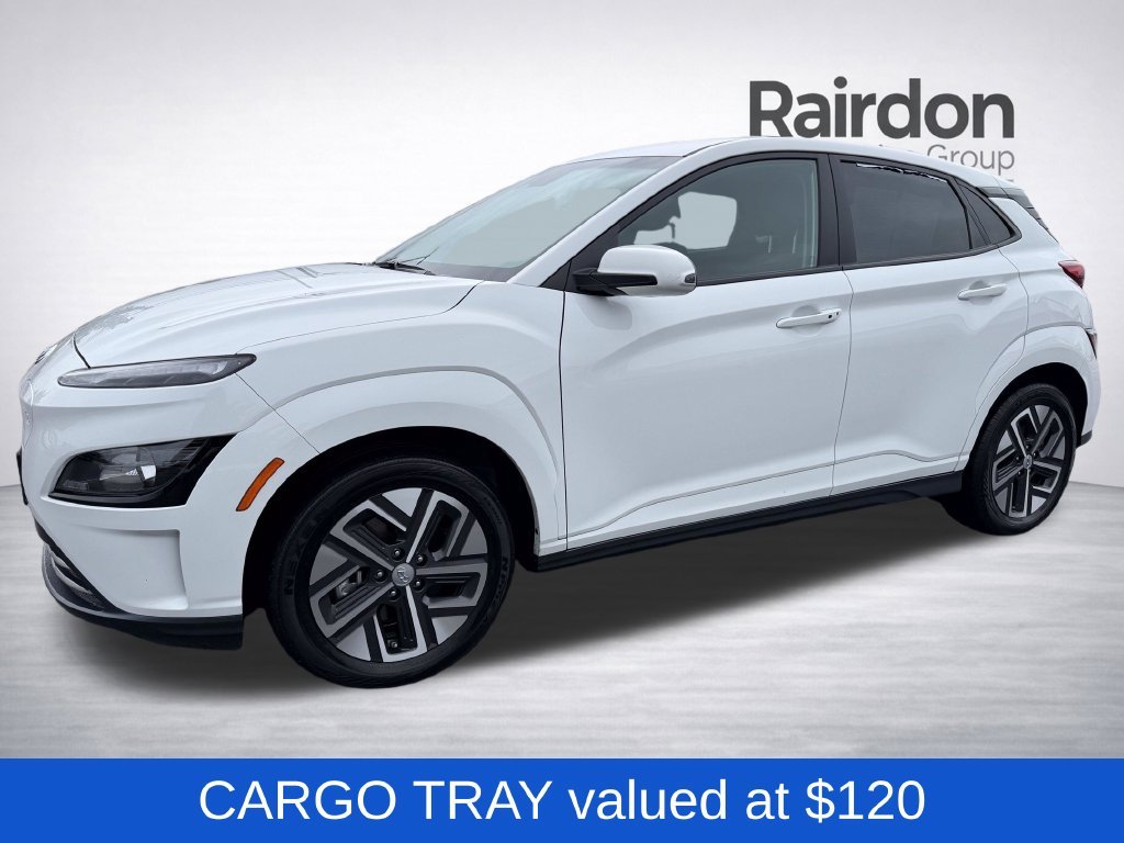 Used 2023 White Hyundai SE image 3