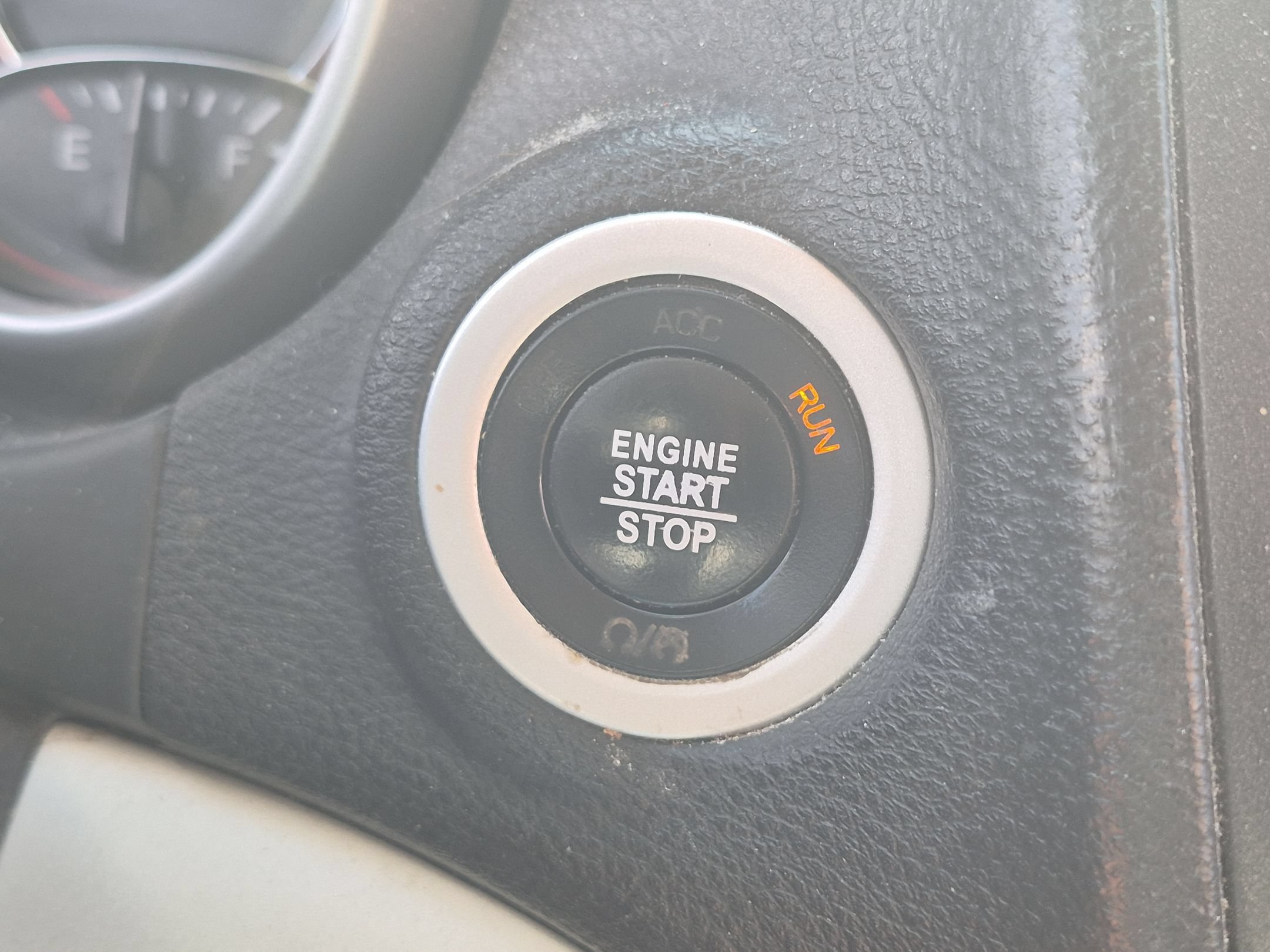 Used 2018 Granite Pearlcoat Dodge SE image 20