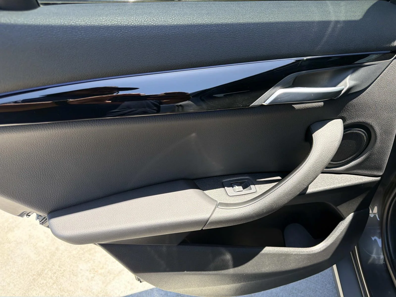 Used 2020 Mineral Gray Metallic BMW sDrive28i Sports Activity Coupe image 8