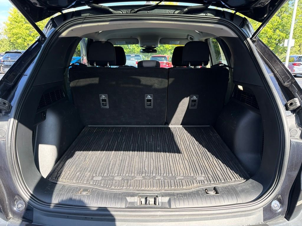 Used 2020 Black Metallic Ford SE image 20