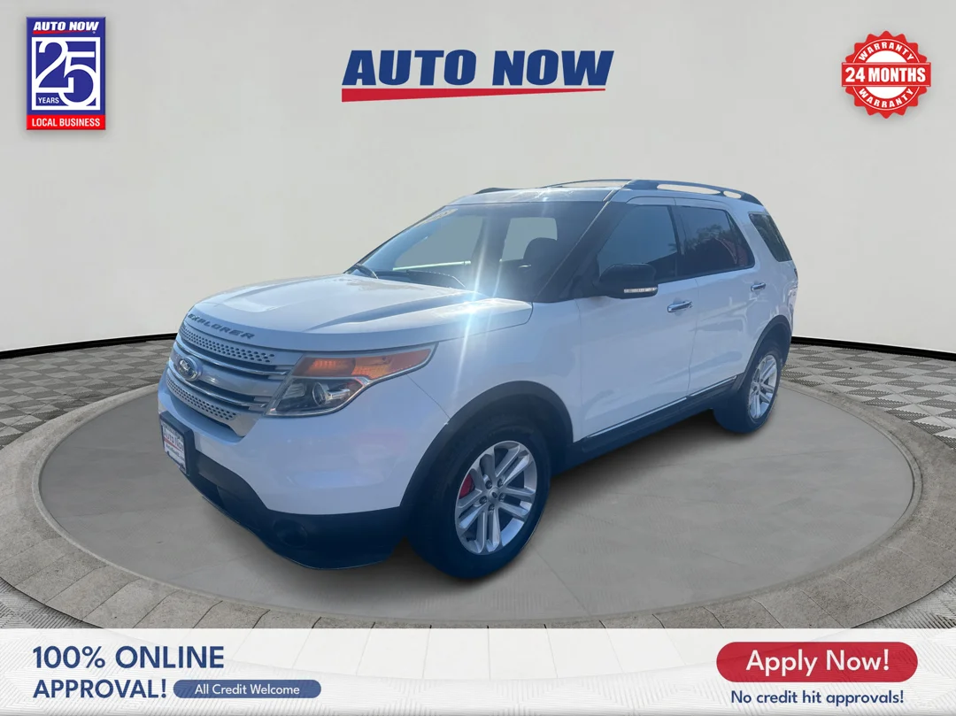 Used 2015 White Ford XLT image 1