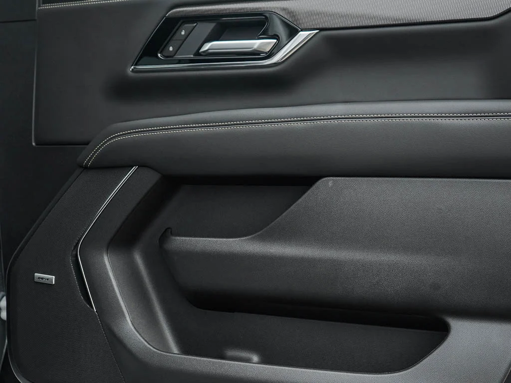 New 2026 Onyx Black GMC Elevation image 10