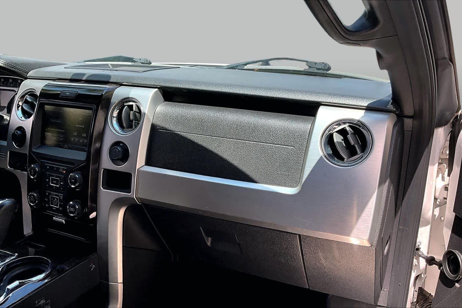 Used 2014 White Platinum Metallic Tri-Coat Ford Platinum image 17