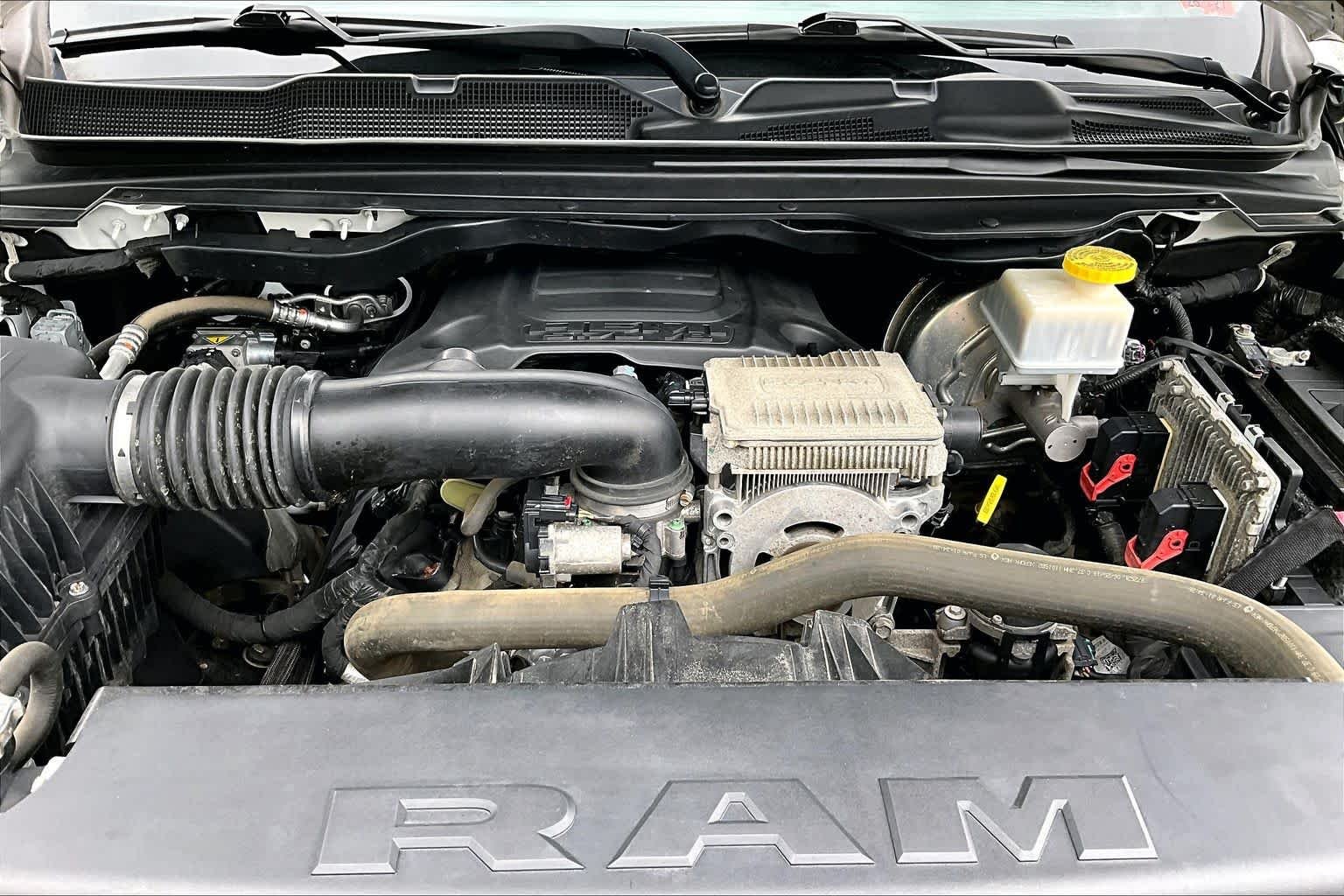 Used 2020 Bright White Clearcoat Ram Limited image 30