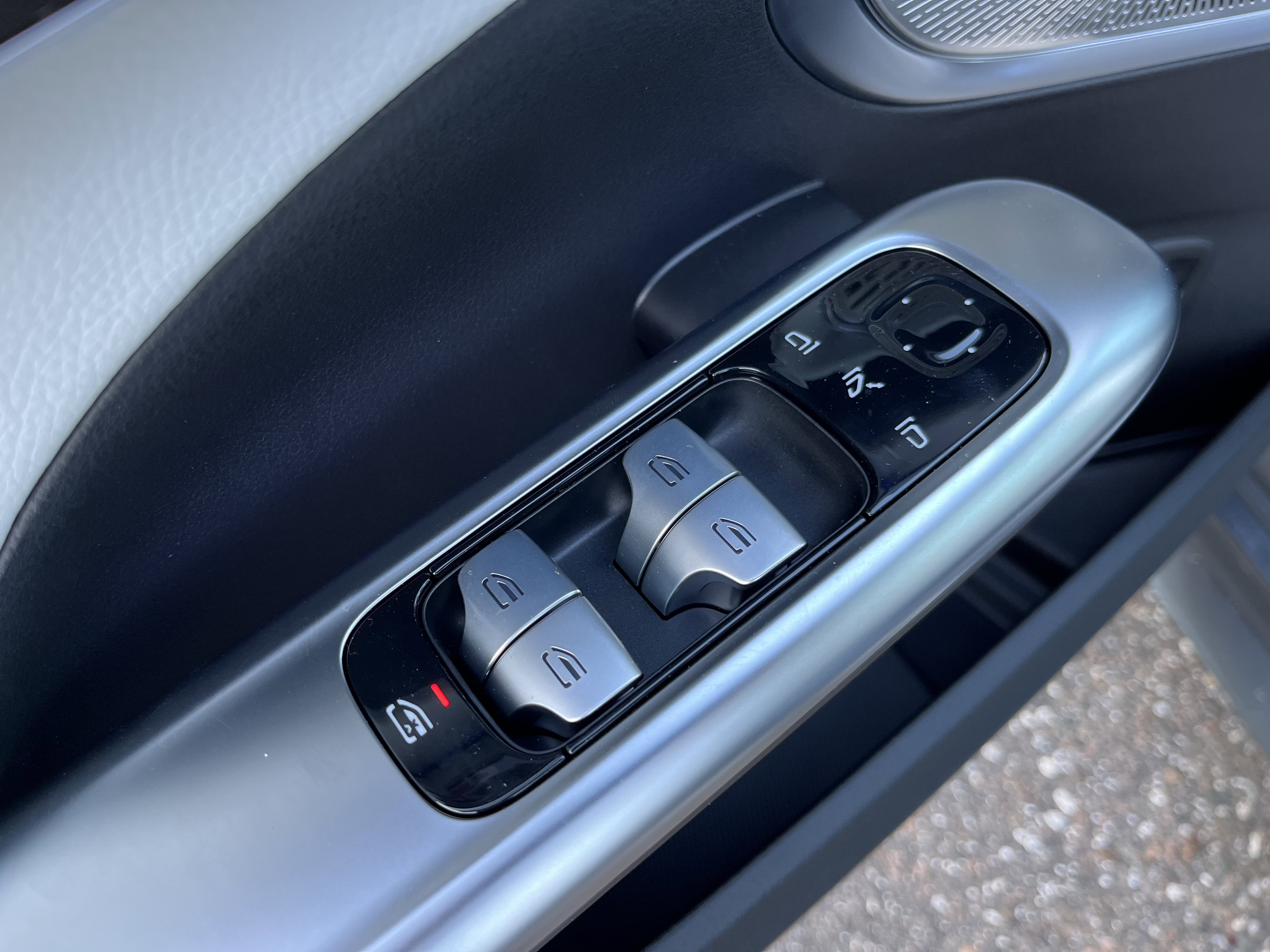 New 2026 Selenite Grey Metallic Mercedes-Benz C 300 image 15