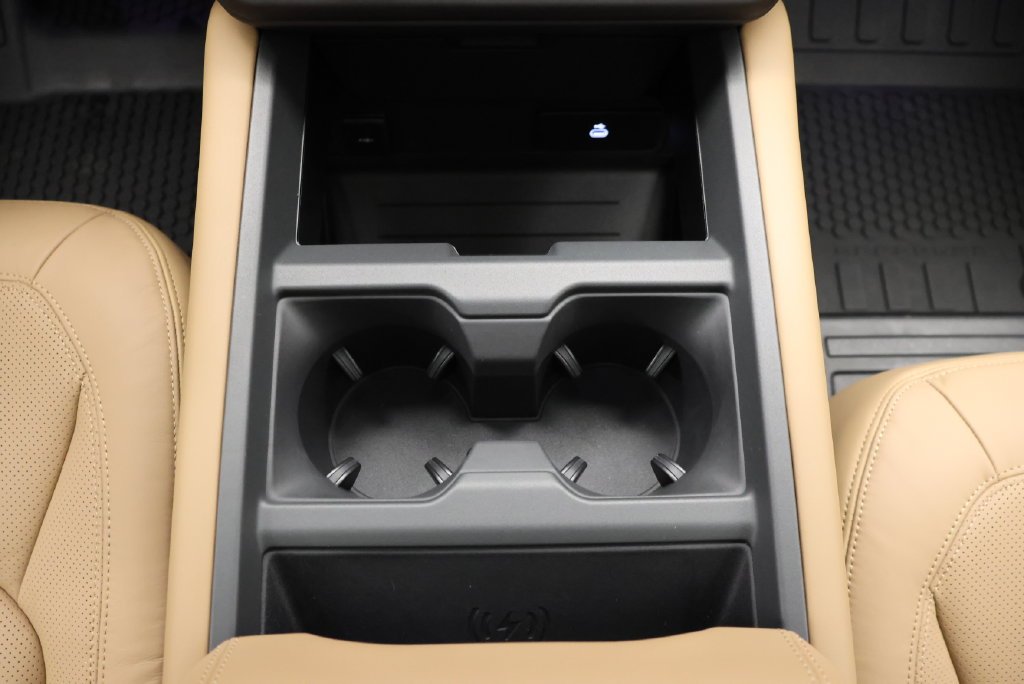 Used 2026 Woolstone Green Metallic Land Rover S image 26