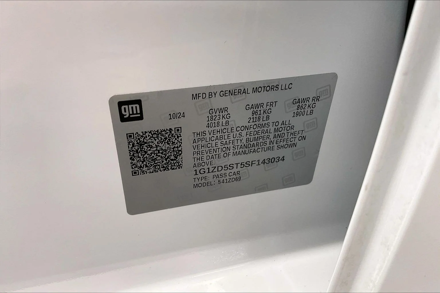 Used 2025 Summit White Chevrolet LT image 35