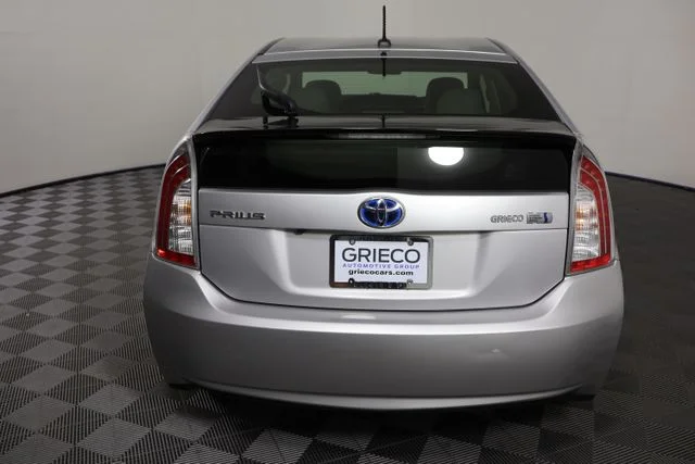 Used 2015 Silver Toyota Three image 7
