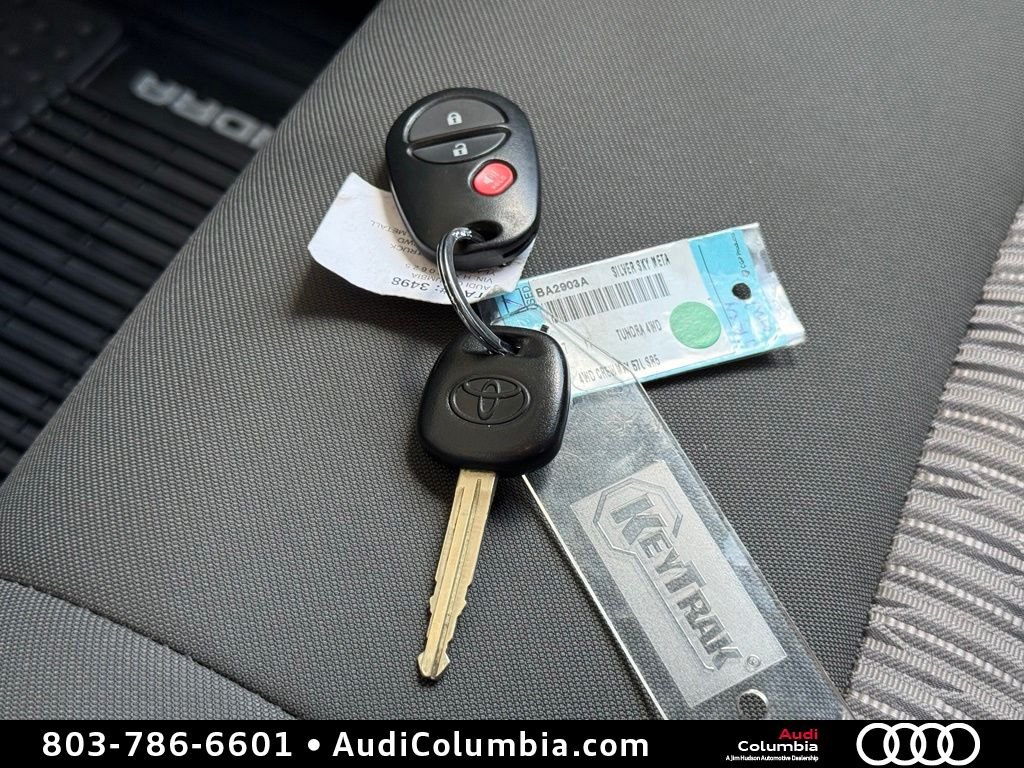 Used 2017 Silver Toyota SR5 image 32