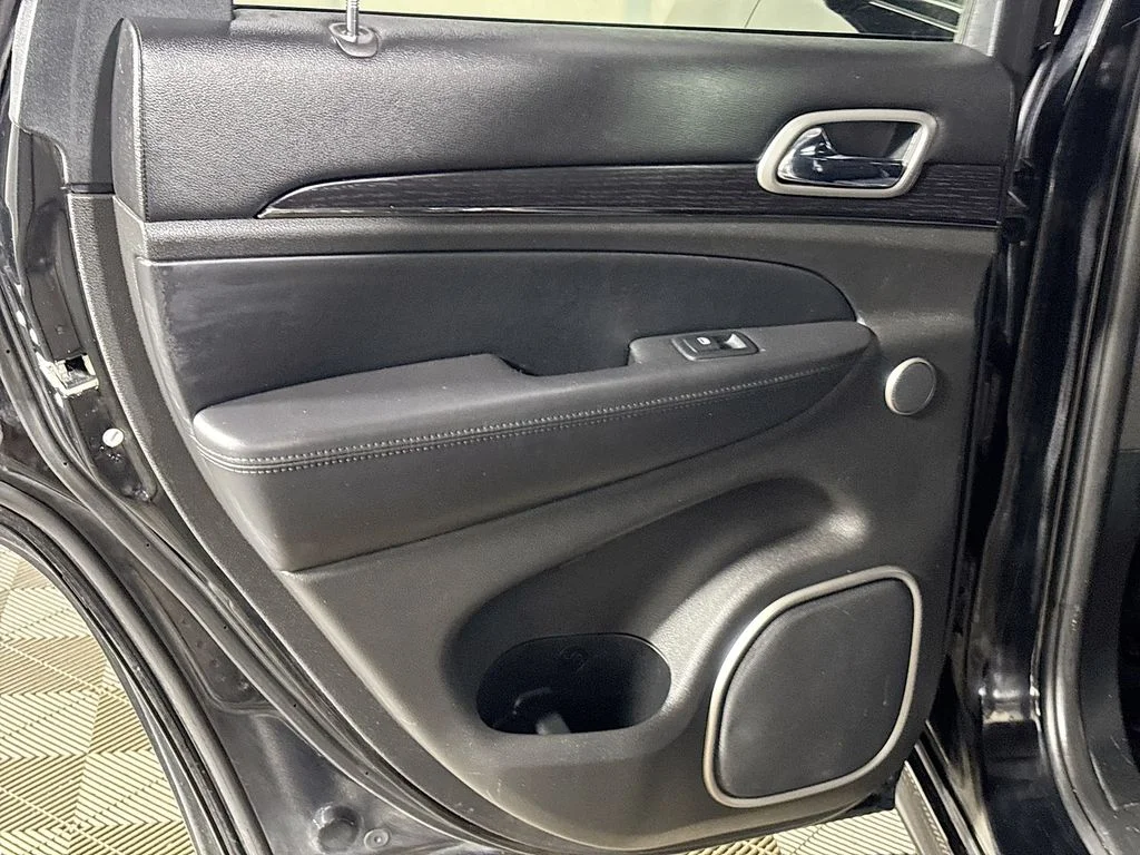Used 2018 Black Jeep Overland image 20
