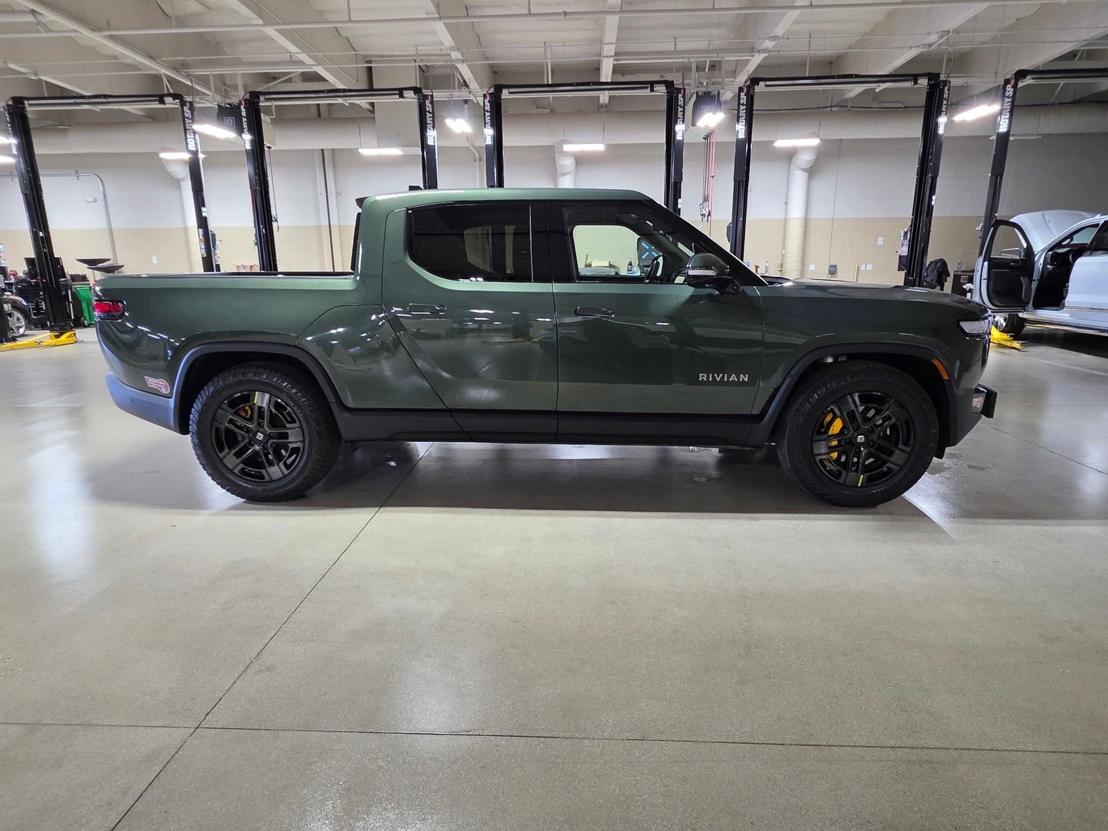 Used 2023 Forest Green Rivian Adventure image 8