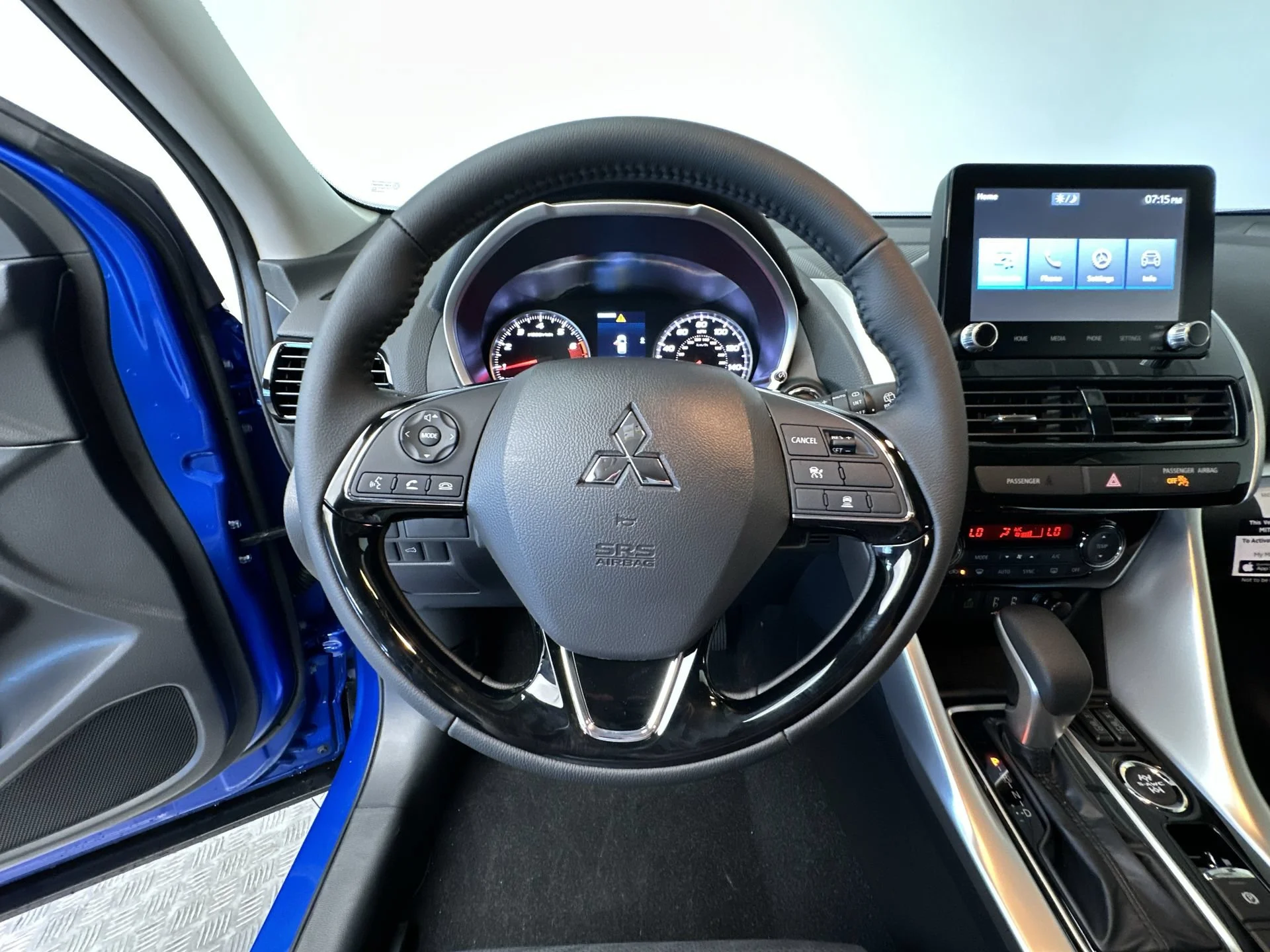 New 2026 Lightning Blue Metallic Mitsubishi SE image 16