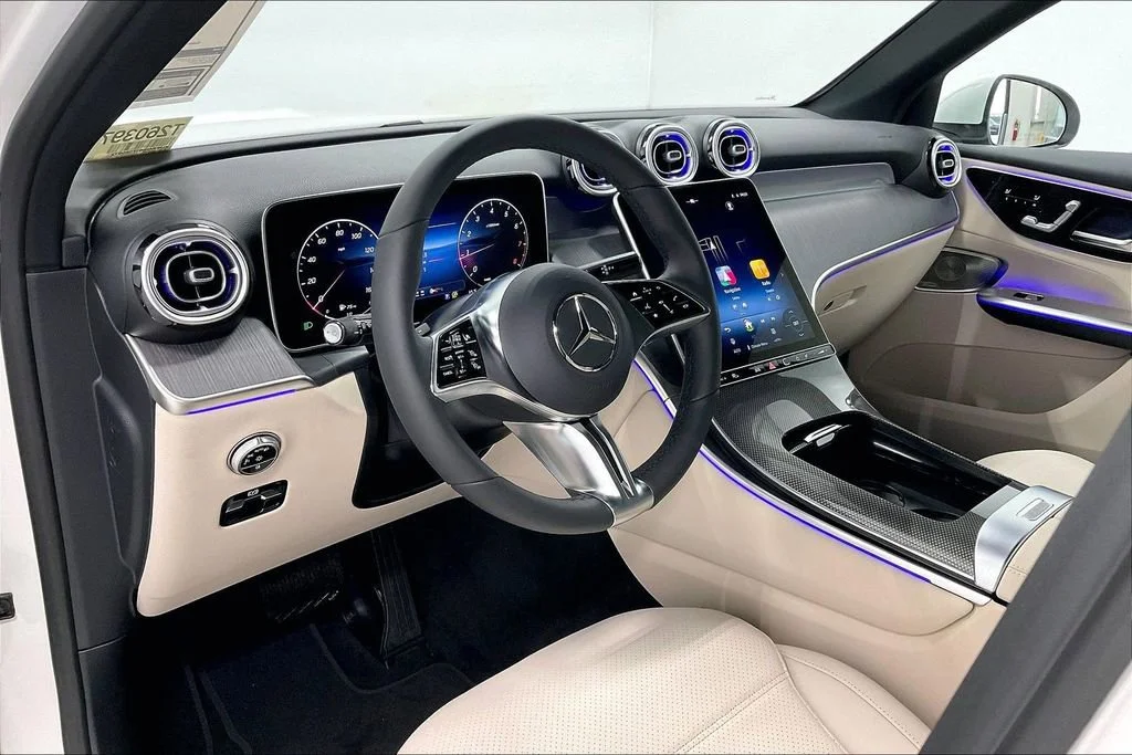 New 2026 Polar White Mercedes-Benz GLC 300 image 20