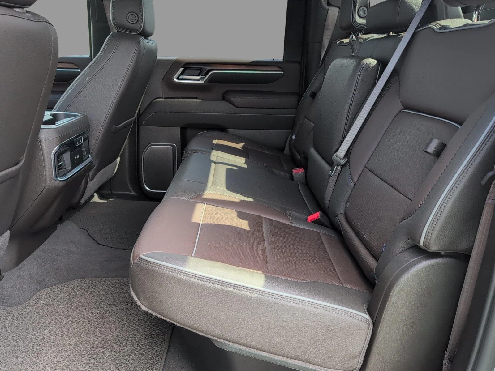 Used 2025 Sterling Metallic GMC Denali image 33