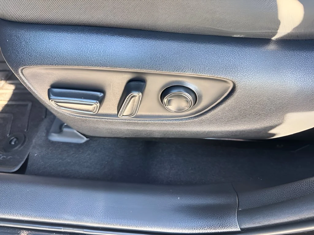Used 2022 Black Toyota XLE image 9