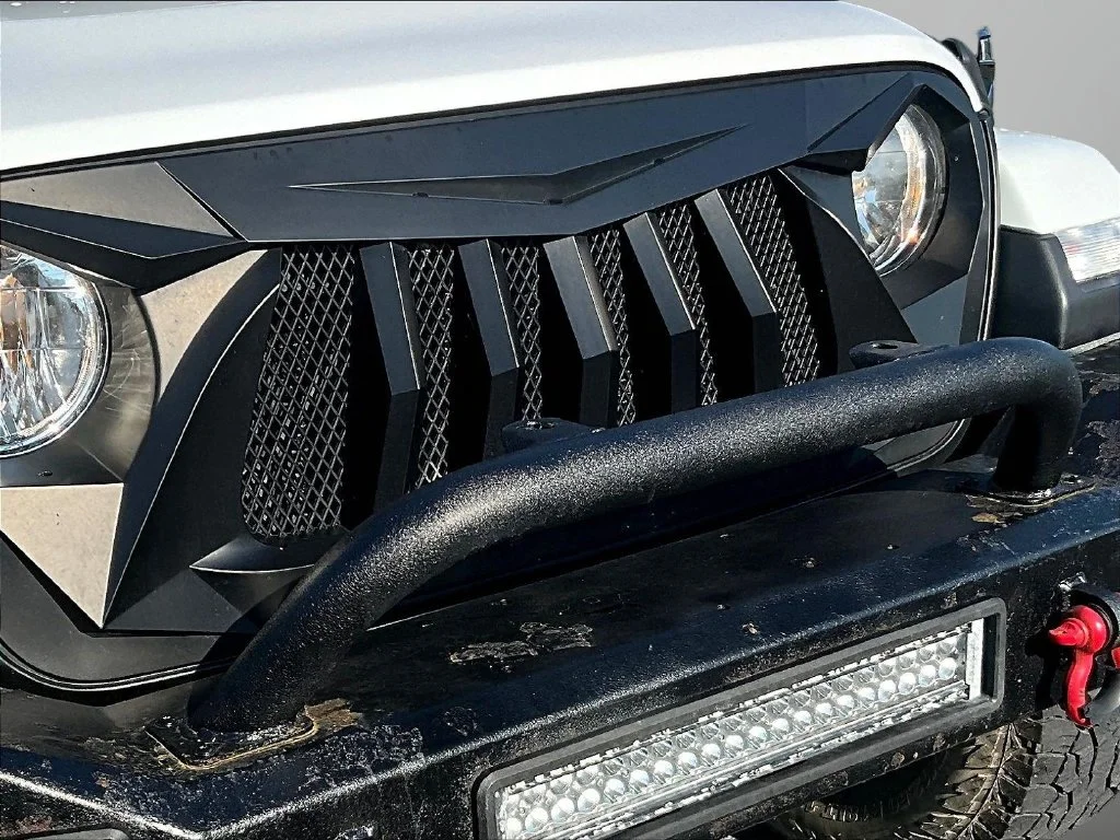Used 2022 White Jeep Unlimited Sahara image 32