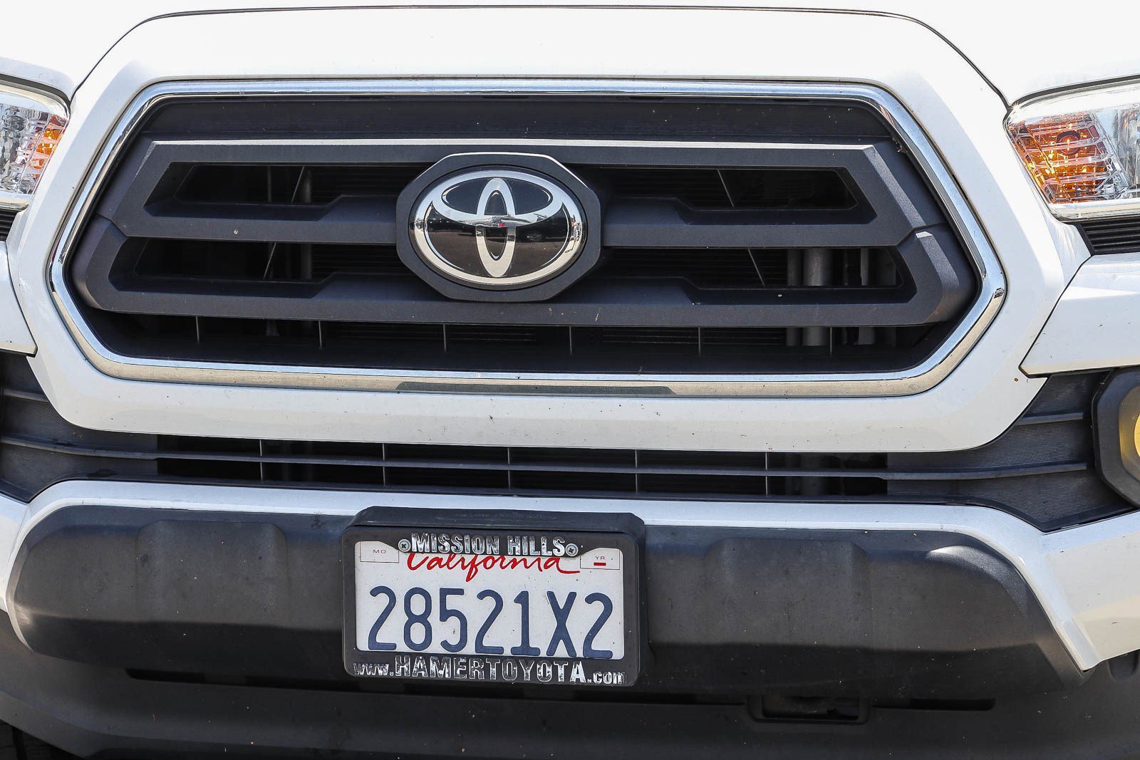 Used 2020 Super White Toyota SR5 image 10