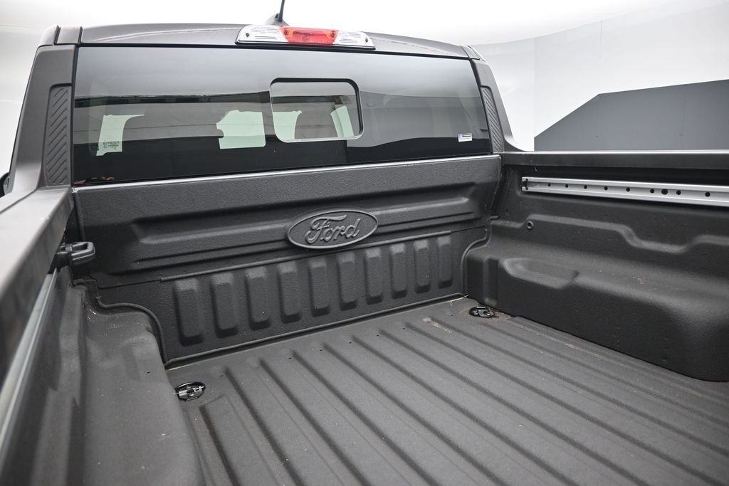 New 2025 Shadow Black Ford Lobo High image 23