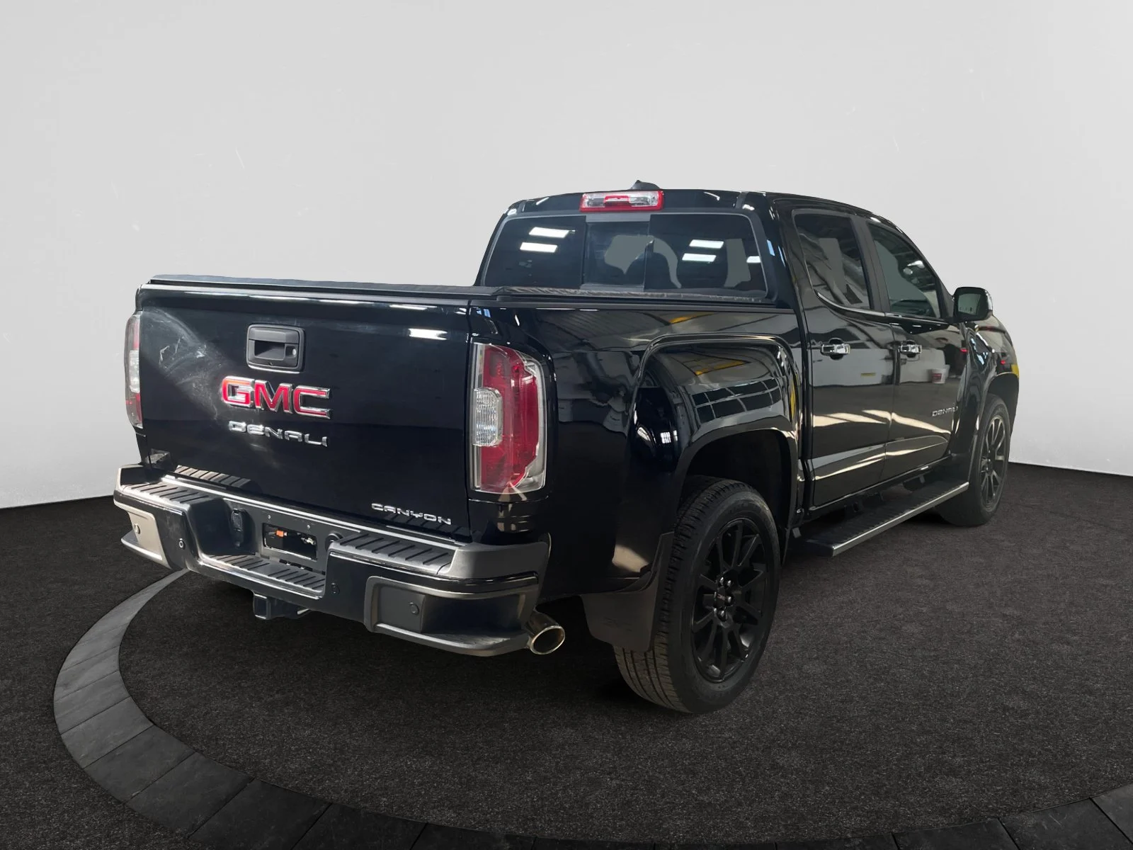 Used 2022 BLACK GMC Crew Cab 4WD DENALI image 5
