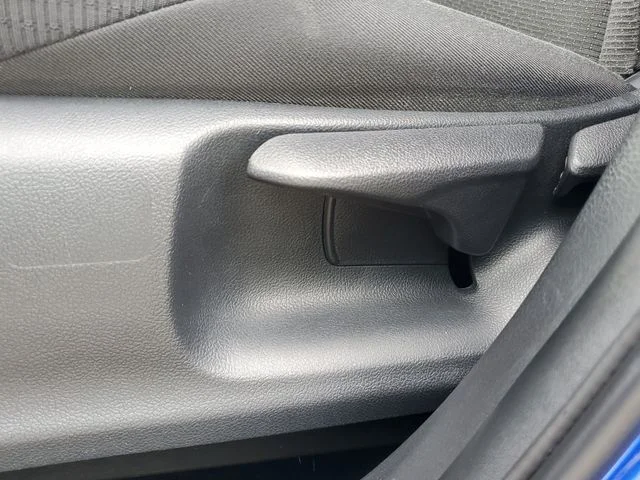 Used 2018 Blue Toyota XLE image 27