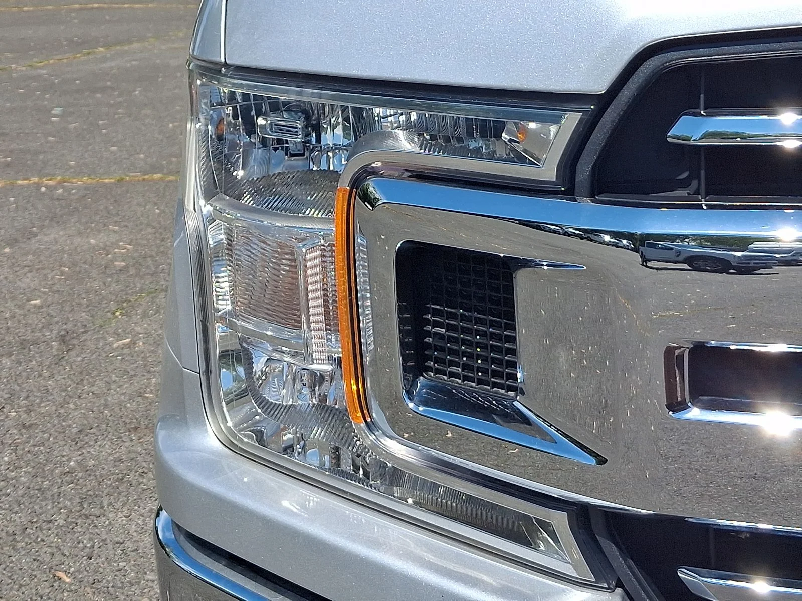 Used 2018 Silver Ford XLT image 10