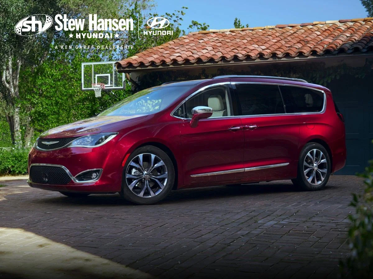 2019 Chrysler Pacifica Touring Plus's photo