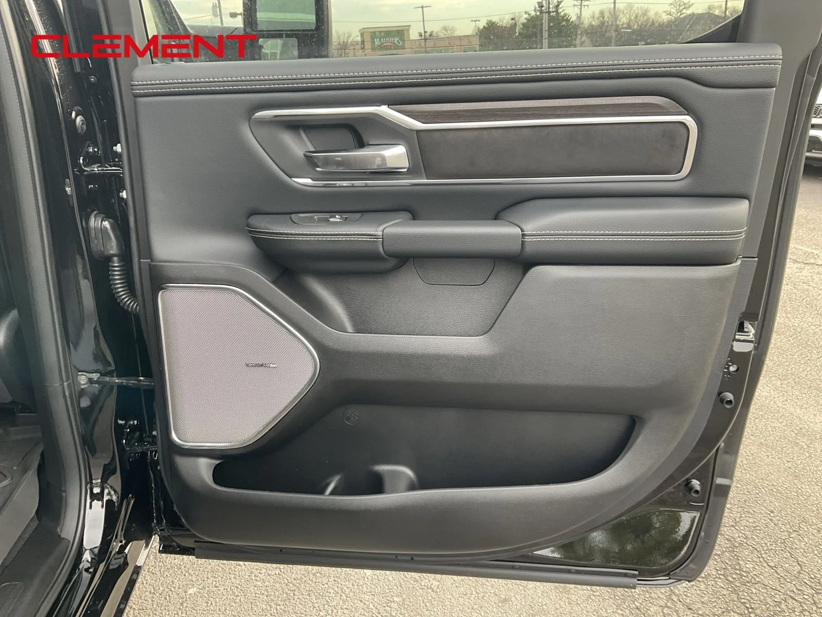 New 2026 Diamond Black Crystal Pearl-Coat Exterior Paint RAM Laramie image 22