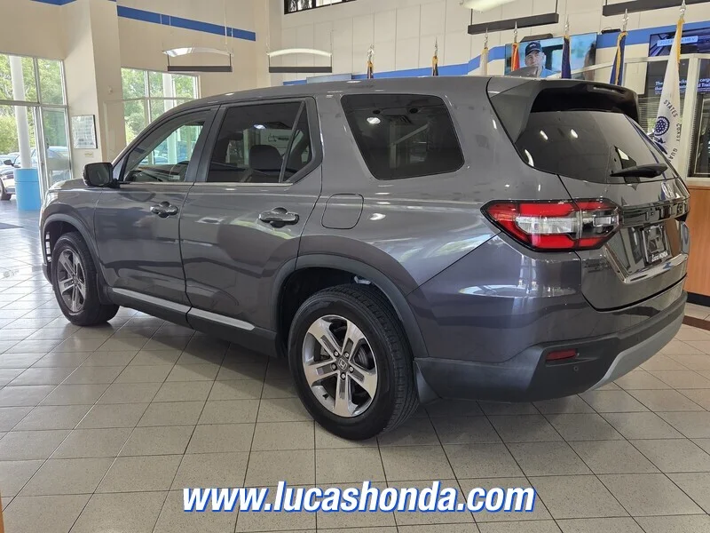 Used 2024 Gray Honda EX-L 8 Passenger 2WD image 6