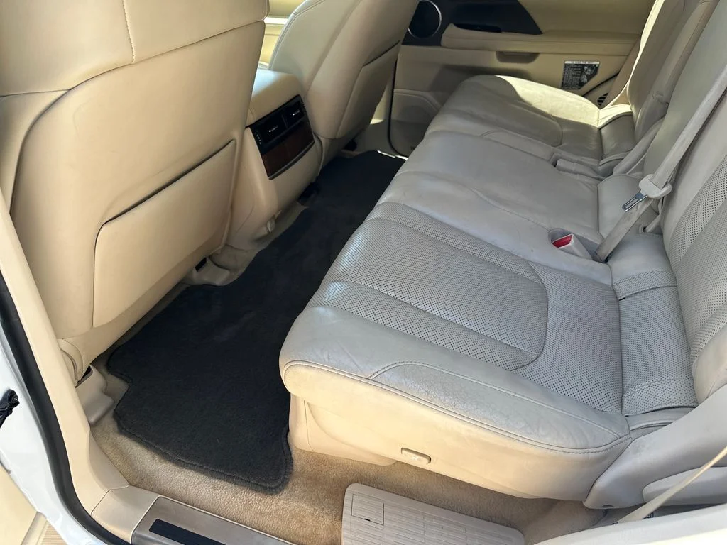 Used 2020 White Lexus 570 image 34