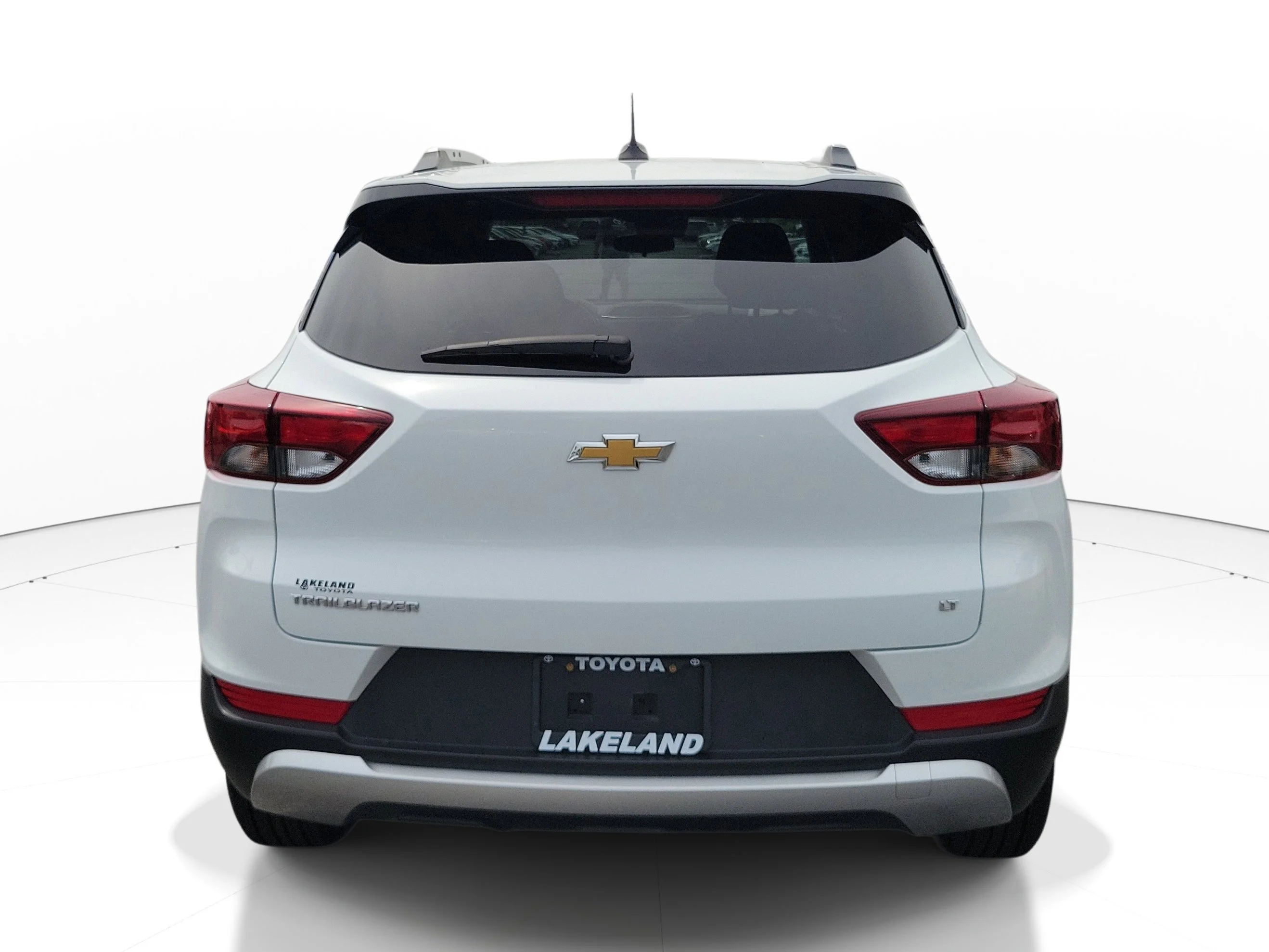 Used 2023 Summit White Chevrolet LT image 6