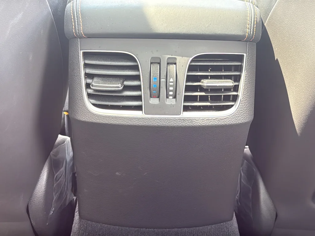 Used 2019 White Genesis 3.3T Sport image 41