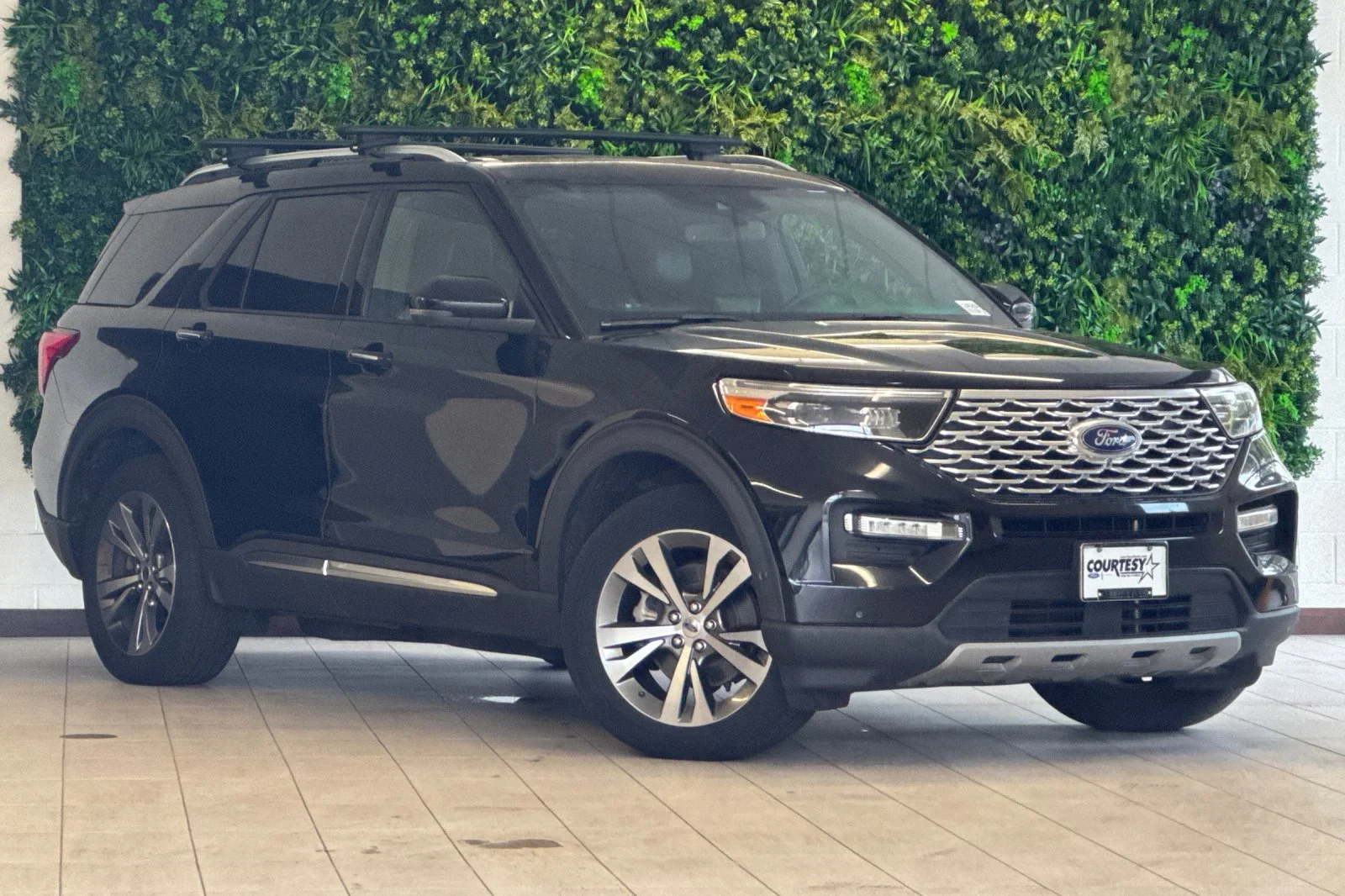 2020 Ford Explorer Platinum 4WD's photo